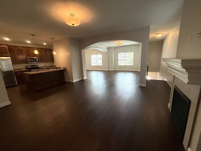 Building Photo - Spacious 2 Bedroom, 2 Bath Condo with Garage in the Heart of Middletown!