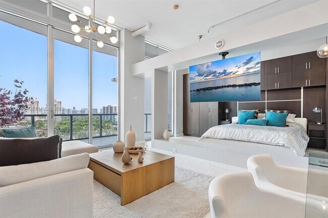 Building Photo - 3029 NE 188th St