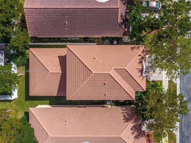 Building Photo - 3955 NE 11th Dr