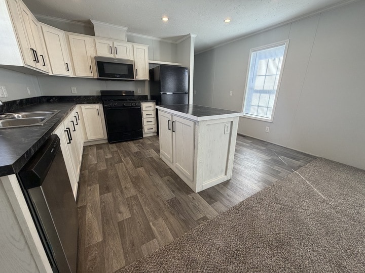 Building Photo - 38100 Ducharme Dr