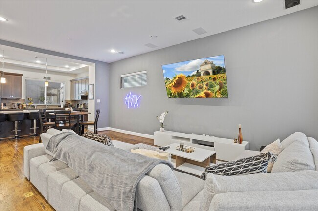 Building Photo - 317 Eado Park Cir