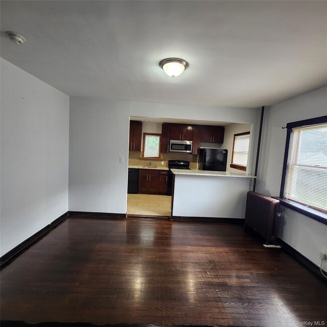 Building Photo - 34 Parkside Dr