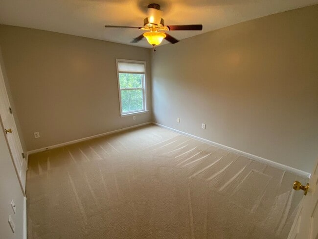 Building Photo - Simpsonville