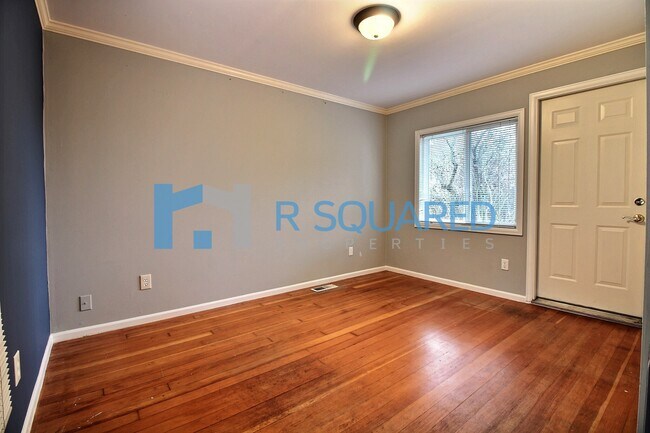 Building Photo - 4201 SW Thistle St