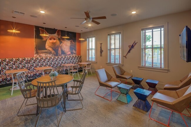 Building Photo - The Nest on 17