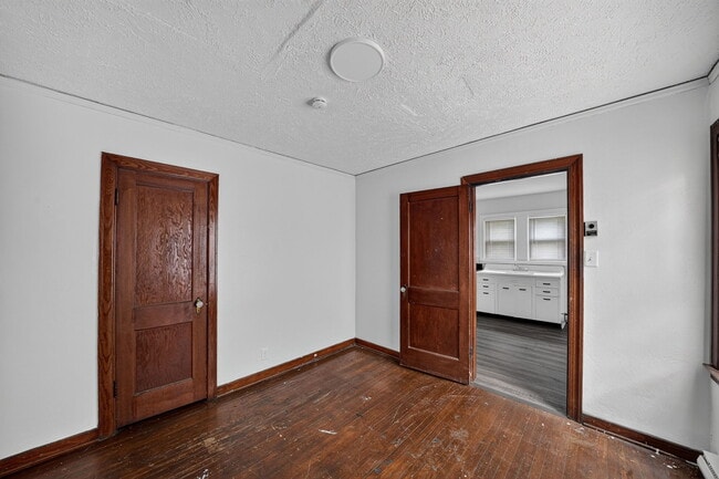 Building Photo - 3306 E Mishawaka Ave