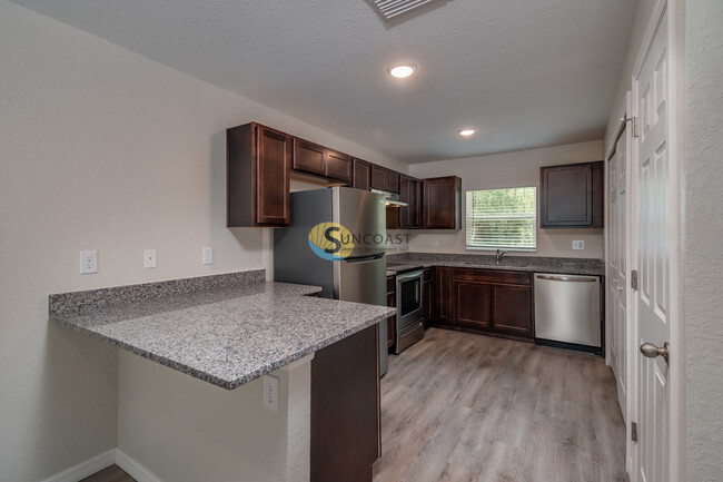 Building Photo - Live Your Best Life in Citrus Springs!