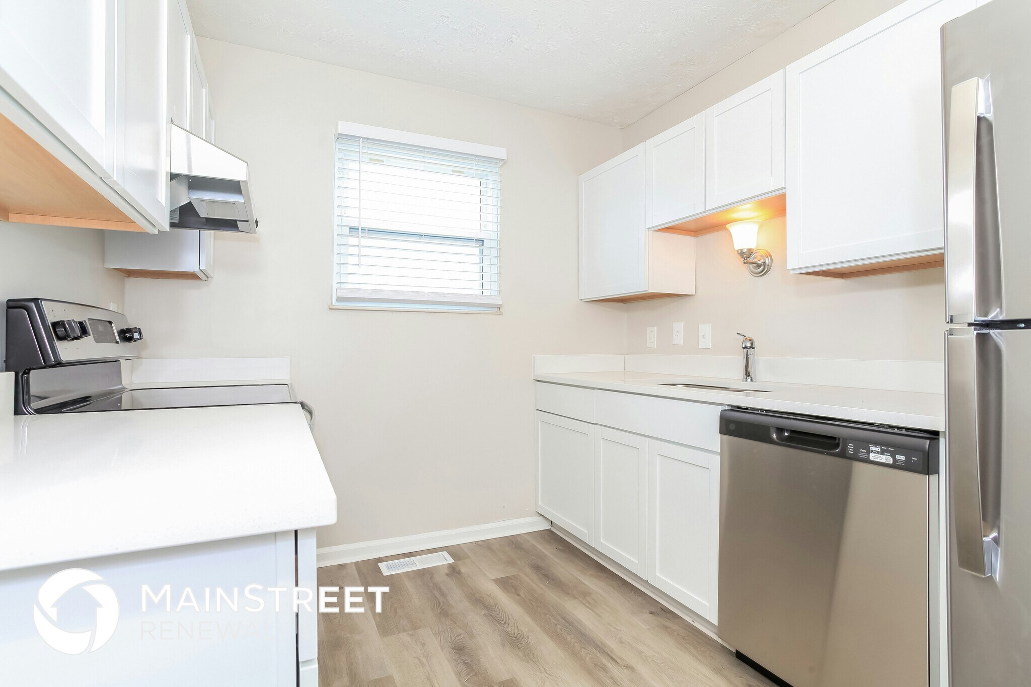 Building Photo - 12097 Hazelhurst Dr