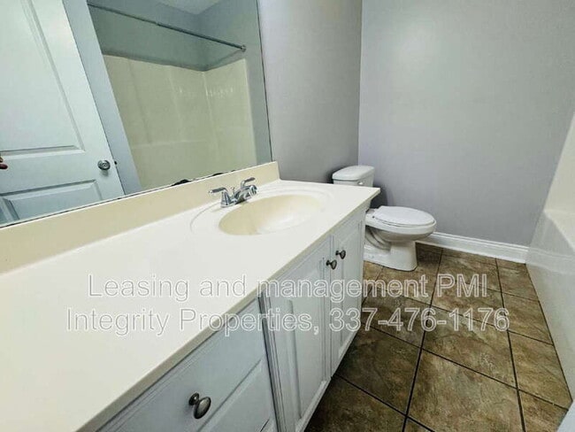 Building Photo - 127 Country Living Dr