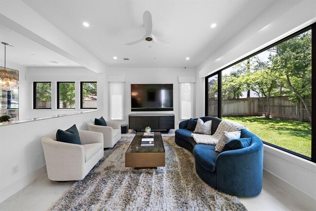 Building Photo - 467 Gingham Dr