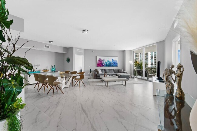 Building Photo - 17111 Biscayne Blvd