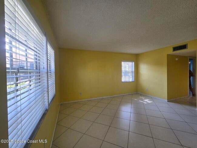Building Photo - 3100 Sir Hamilton Cir