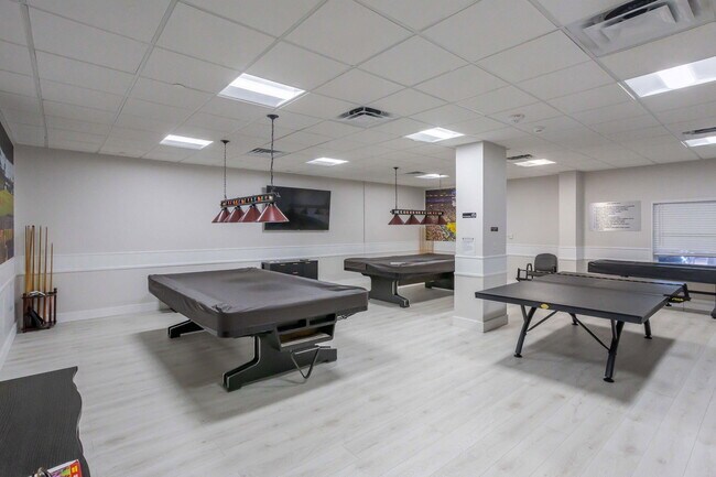 Building Photo - 405 N Ocean Blvd