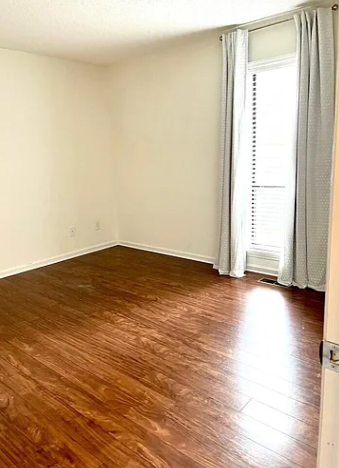 Building Photo - 119 Cedar Forest Trl