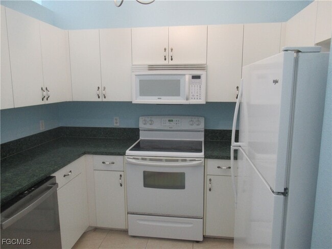 Building Photo - 2026 NE 25th St