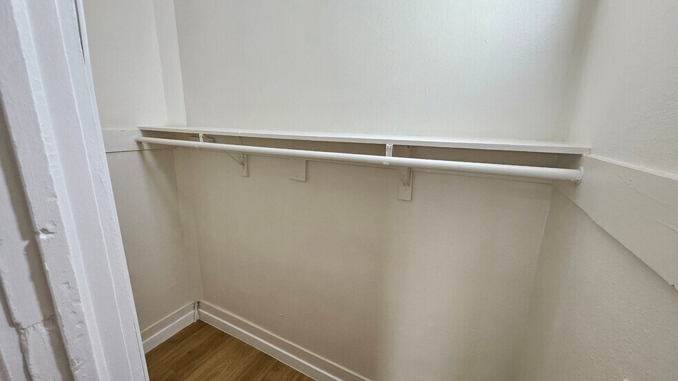 Building Photo - 743 S Burlington Ave