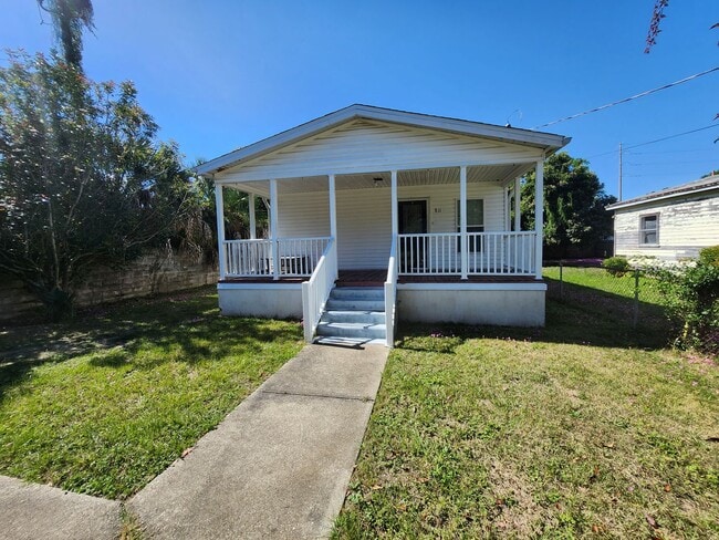 Building Photo - 811 N D St