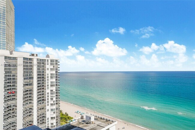 Building Photo - 16699 Collins Ave