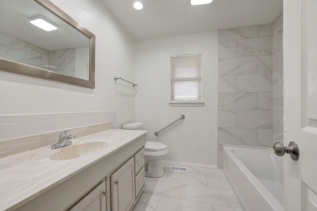 Building Photo - 4012 NW 62nd Terrace