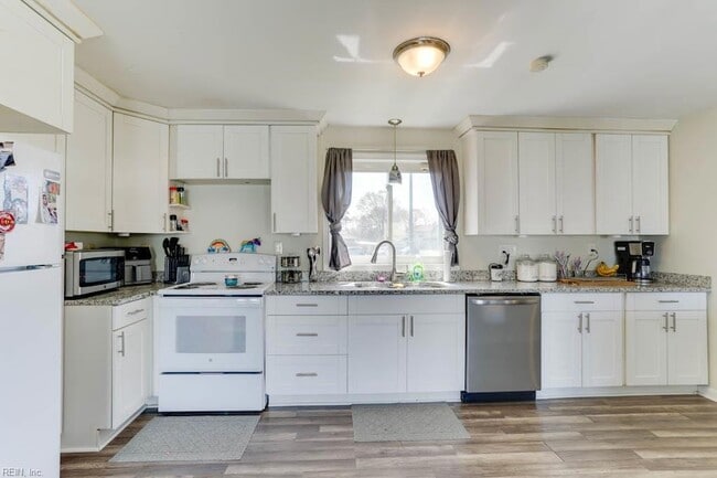 Building Photo - 3808 Sugar Creek Cir