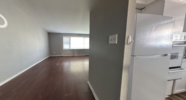 Building Photo - 2037 Beyer Ave