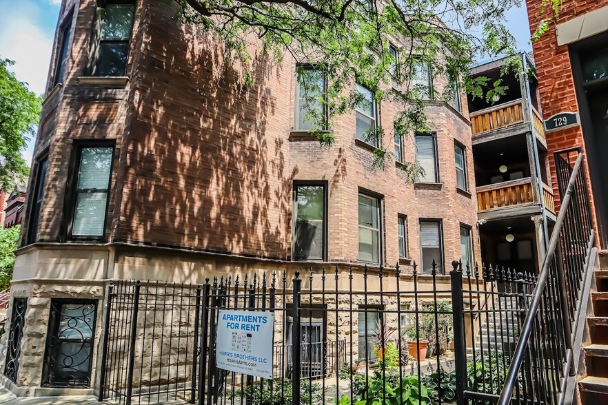 725 S. Loomis - Main Entrance - Harris Point Chicago