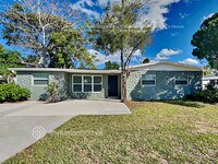 Building Photo - 512 Elm Dr