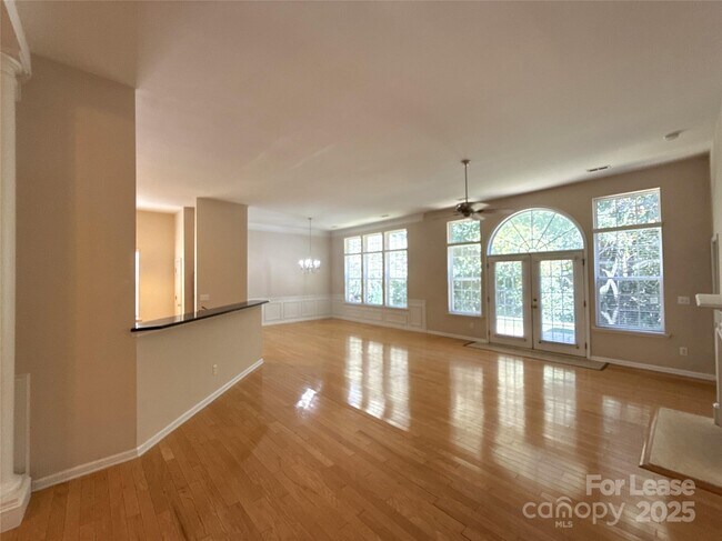 Building Photo - 1697 Lillywood Ln