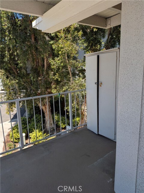 Building Photo - 676 Via Alhambra