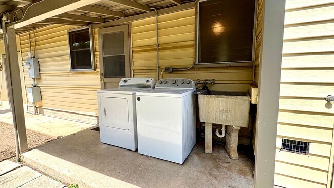 Building Photo - Available Now!! 3 BED/2.5BA + Large Carport, Yard!!