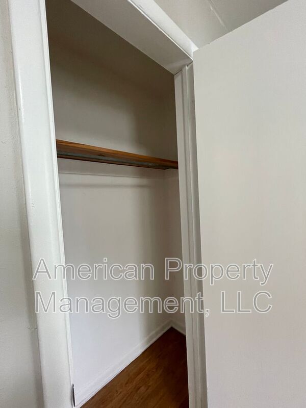 Building Photo - 523 E Duncan St