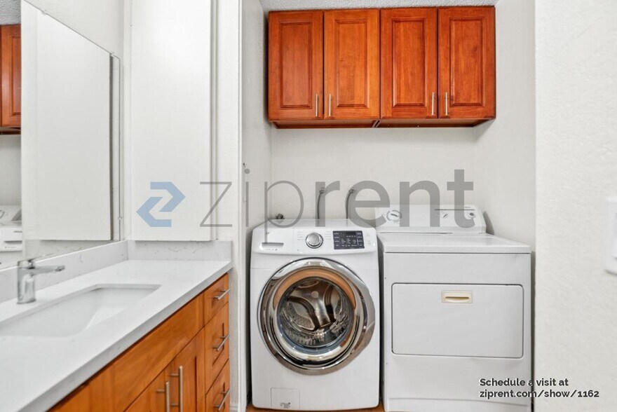 Building Photo - 1079 Tekman Dr