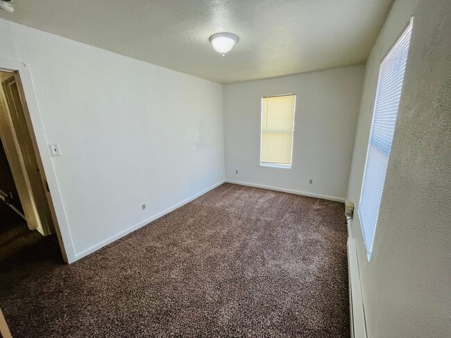 Building Photo - 3 bed 1 bath