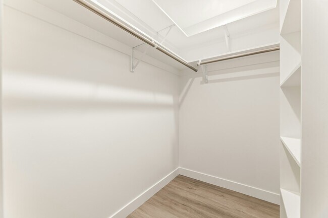 Building Photo - 5409 Radford Ave