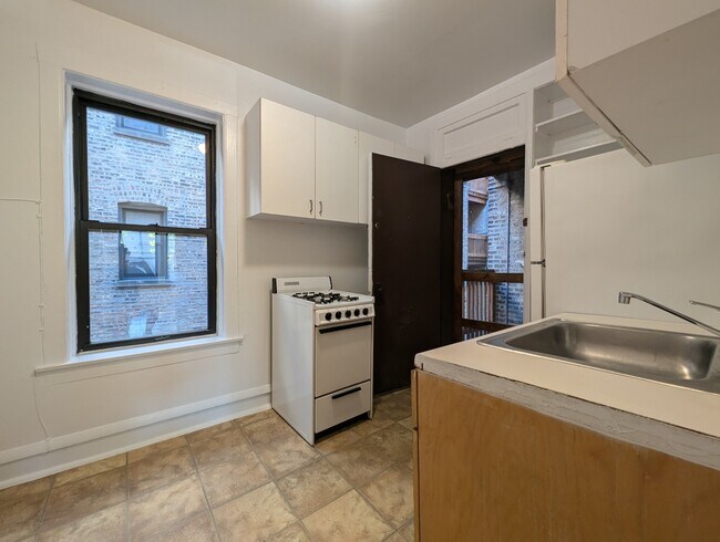Building Photo - 2706 N Spaulding Ave