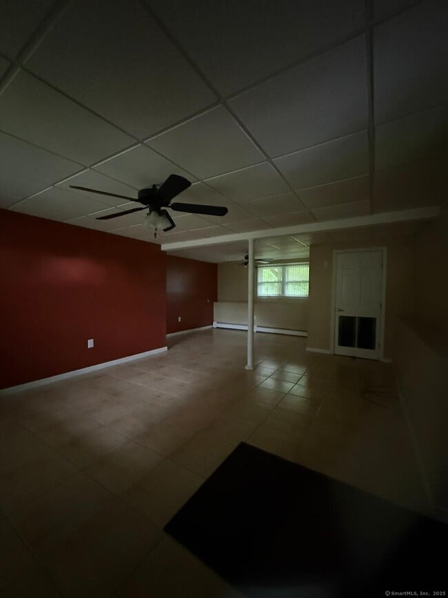 Building Photo - 237 Longview Ave