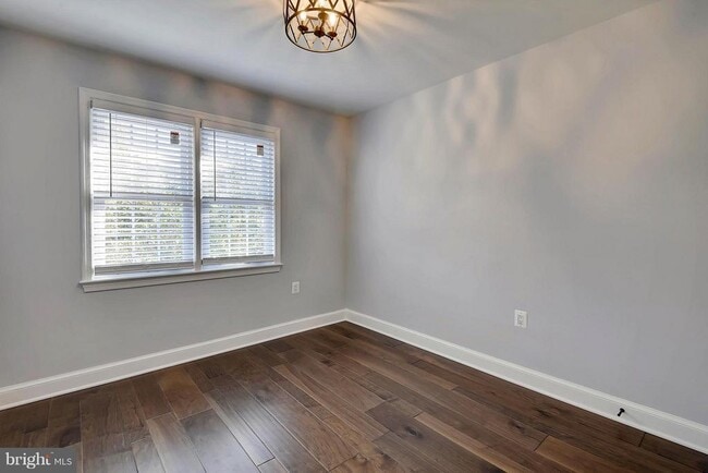 Building Photo - 6317 Olde Towne Ct