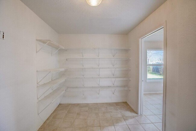 Building Photo - 1238 Acanthus St