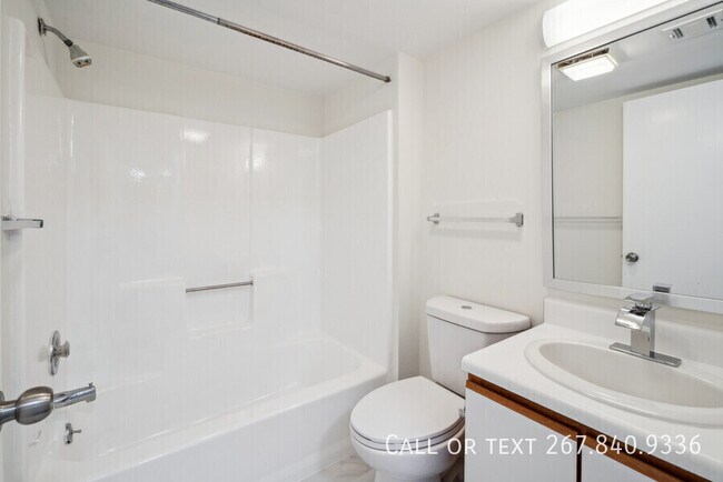 Building Photo - 400 College Park Dr