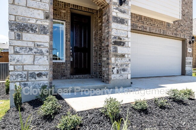 Building Photo - 2009 Flametree Ave