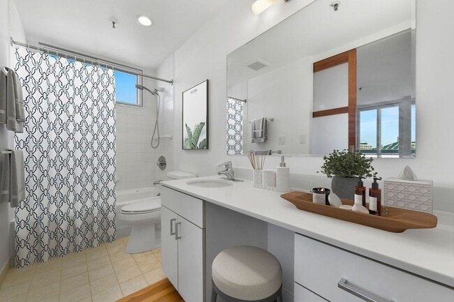 Building Photo - 4 Canal Park