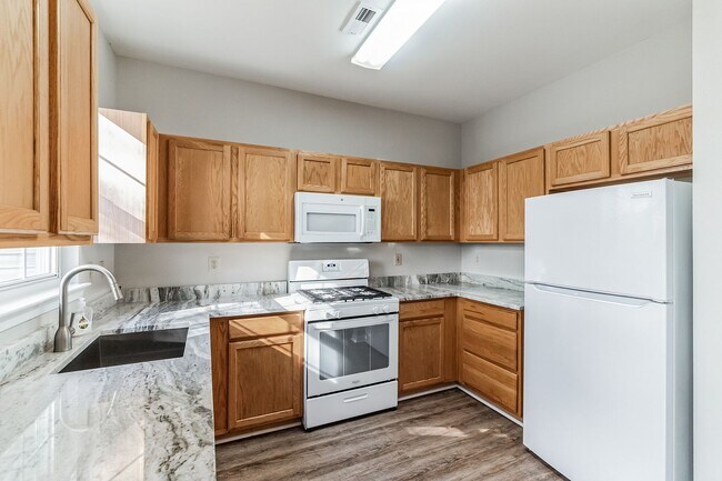 Building Photo - 487 Fort Hill Cir