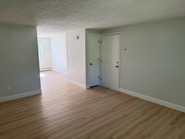 Building Photo - Briarwood 6