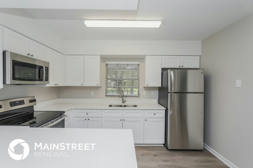 Building Photo - 2204 Tanglewood Way