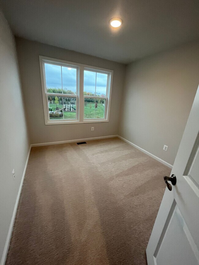 Building Photo - 5981 McComb St