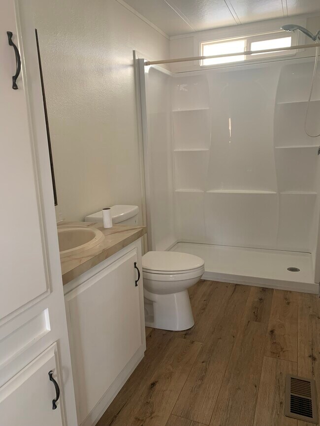 Building Photo - 523 Piute St