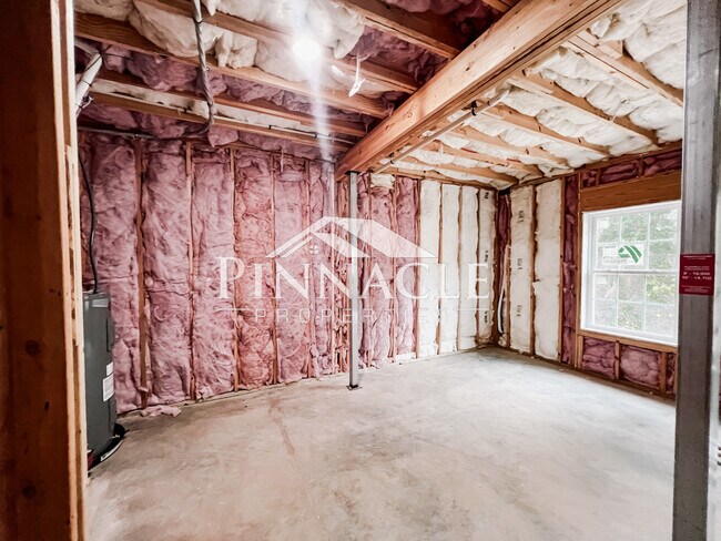 Building Photo - 2305 Tazewell Ave