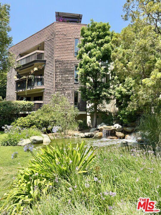 Building Photo - 950 Kings Rd