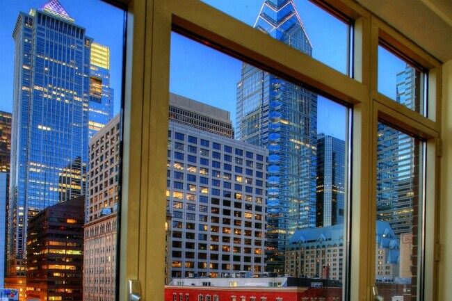 Building Photo - 130 S 18th St