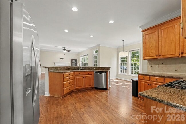 Building Photo - 11526 Sir Francis Drake Dr